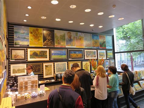 vincent van gogh museum shop.